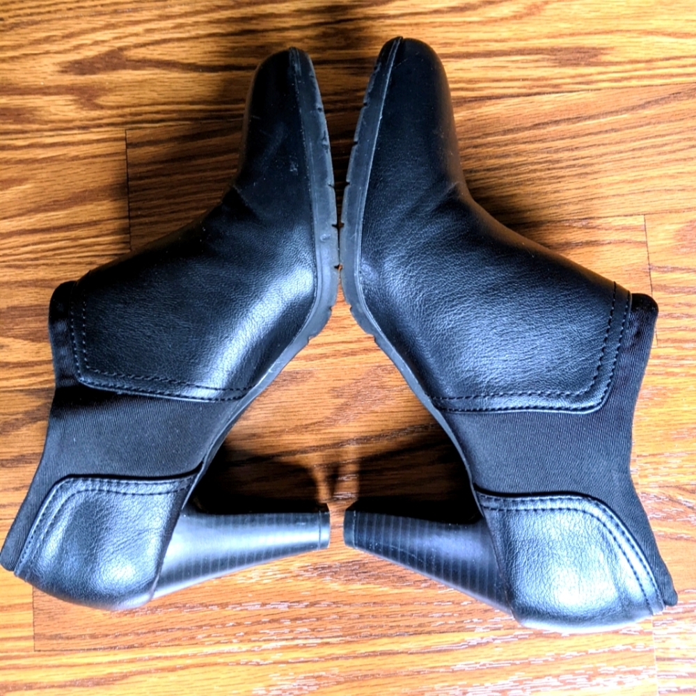 Bass Gayle Slip-on Ankle Boots Size 7